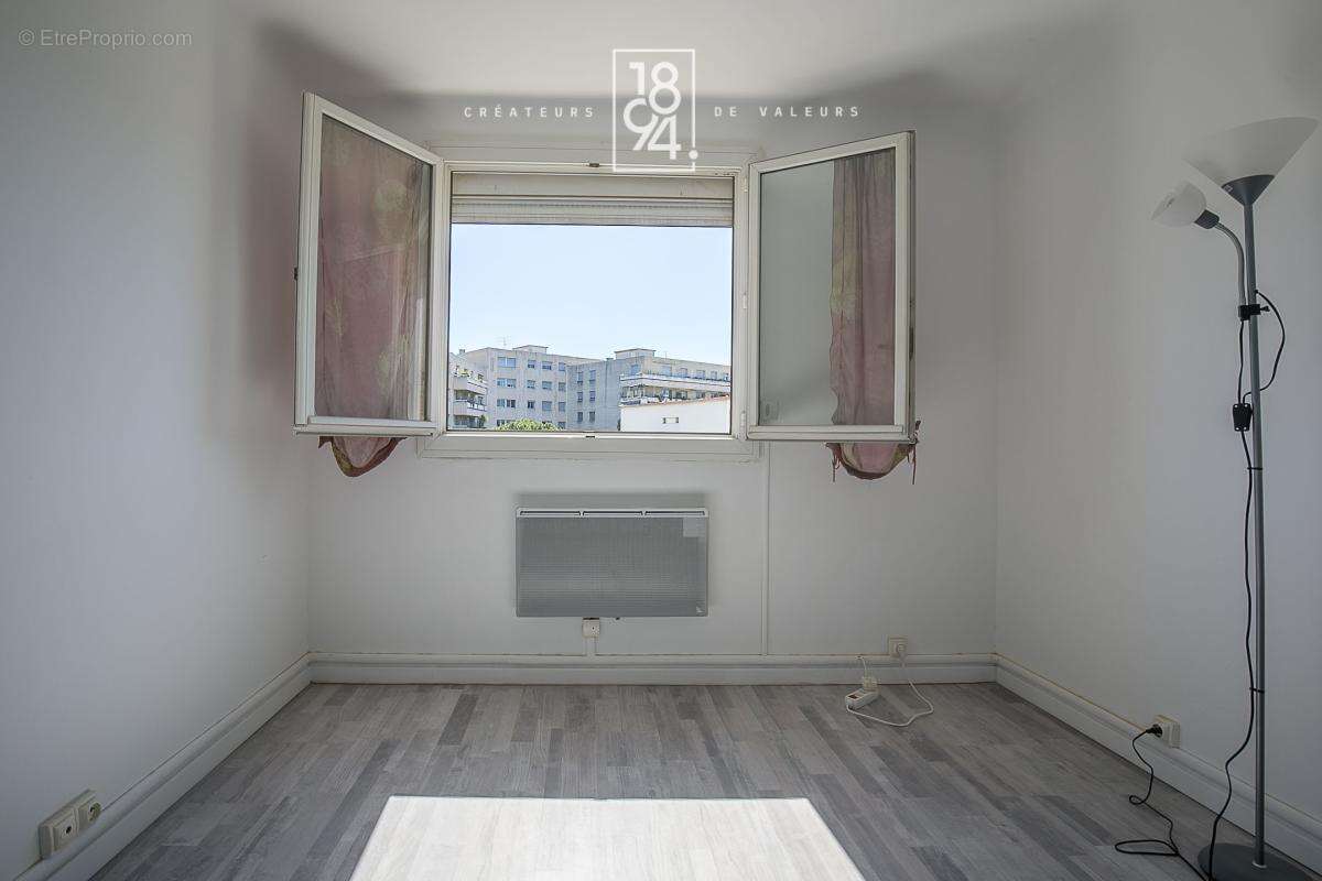 Appartement à MARSEILLE-8E