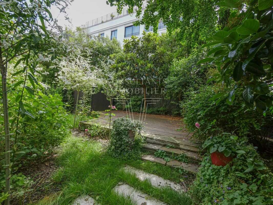 Appartement à NEUILLY-SUR-SEINE
