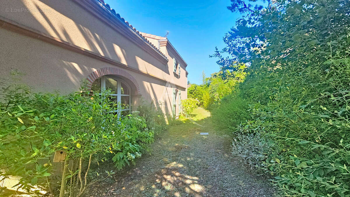 Montastruc la Conseillère, villa T8 avec piscine - photo 15