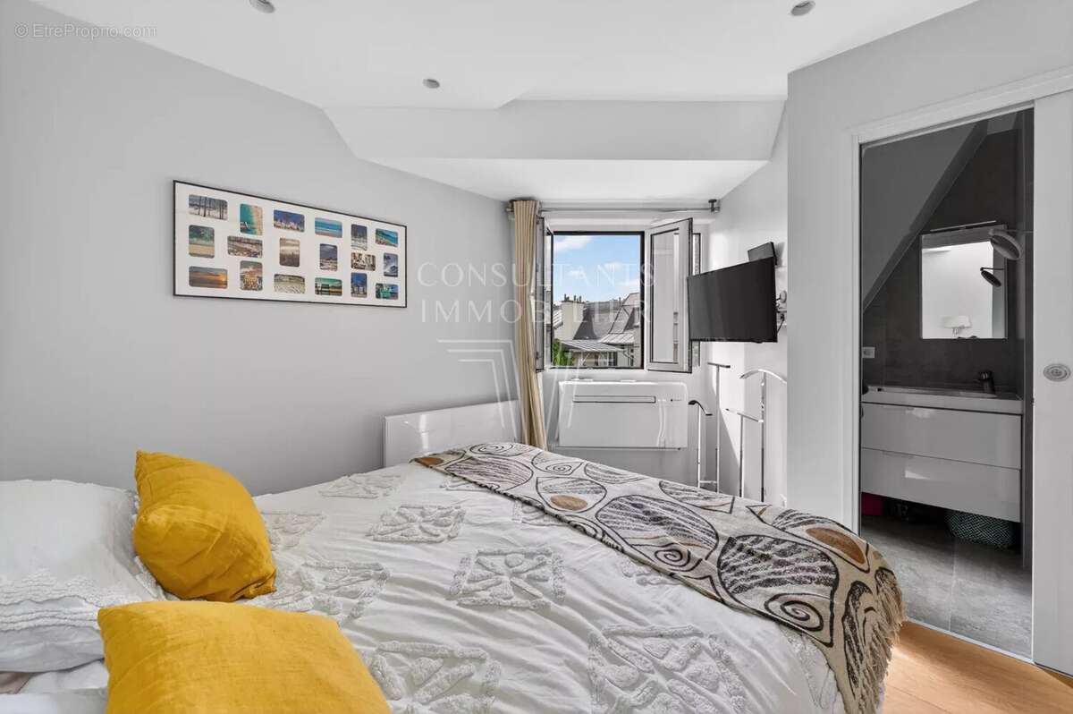 Appartement à PARIS-7E
