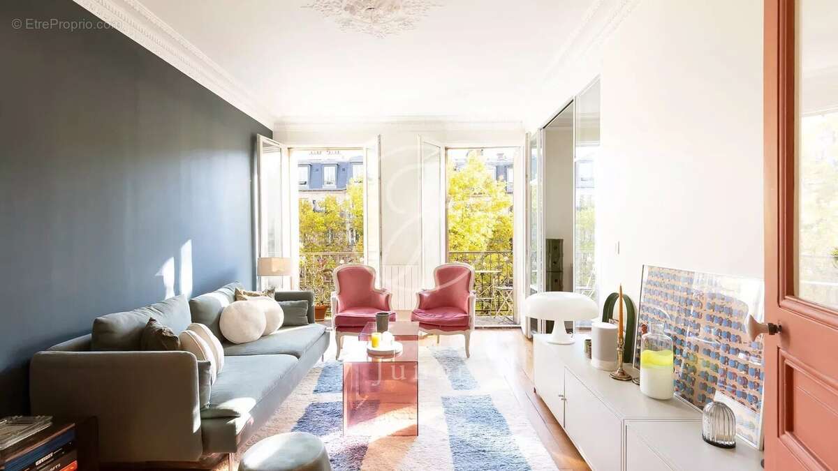 Appartement à PARIS-18E