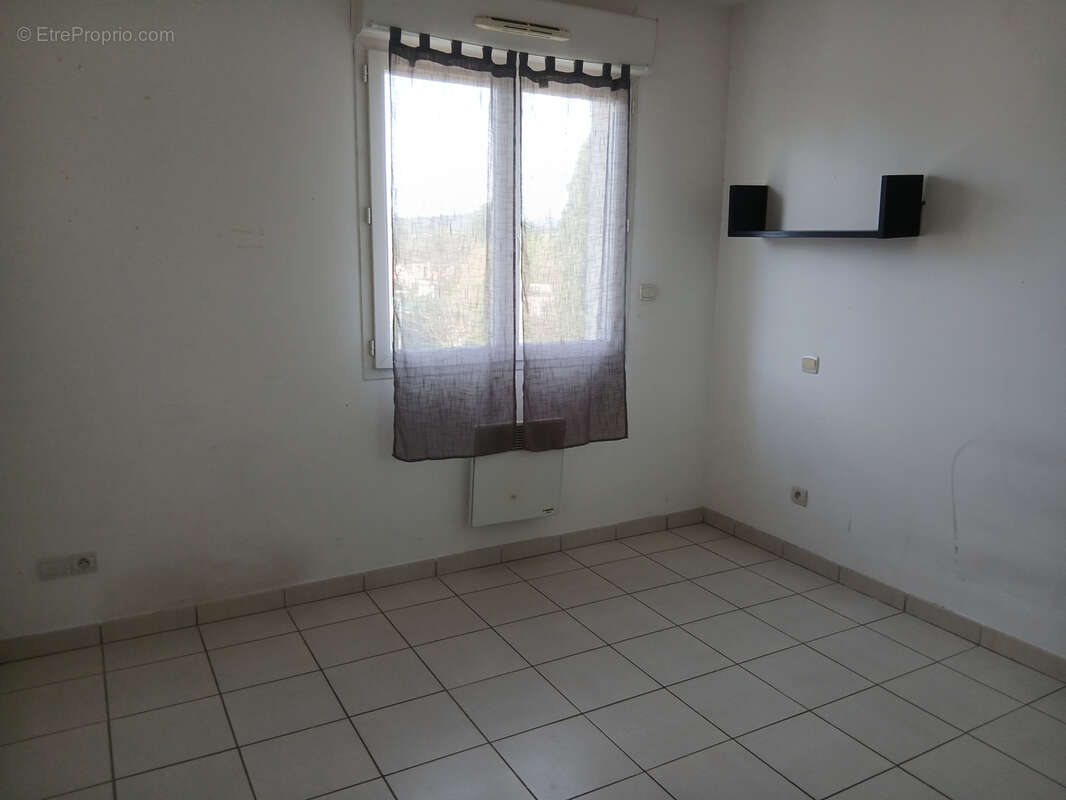 Maison à SAINT-HILAIRE-DE-BRETHMAS