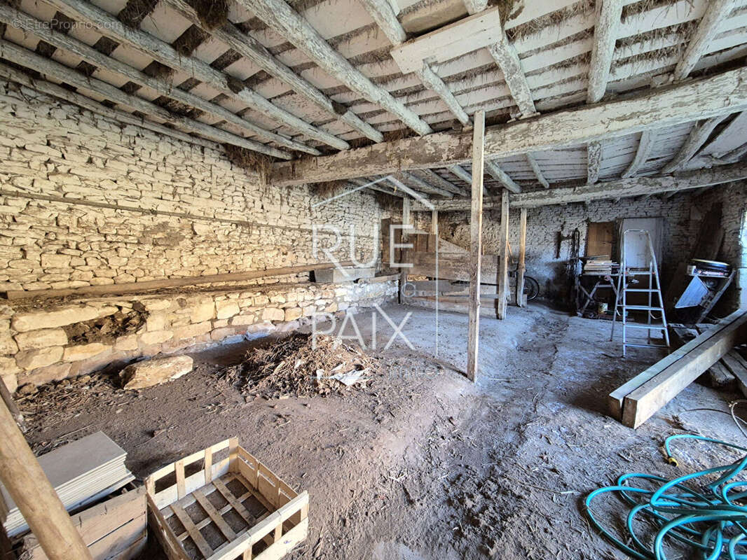 Maison à VERRUE