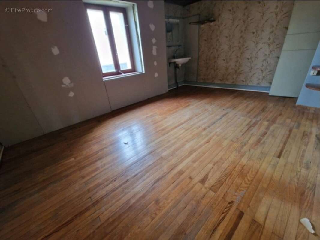 Maison à vendre 5 pièces vittel (88) avec cave, terrasse couverte, atelier, terrain - photo 5