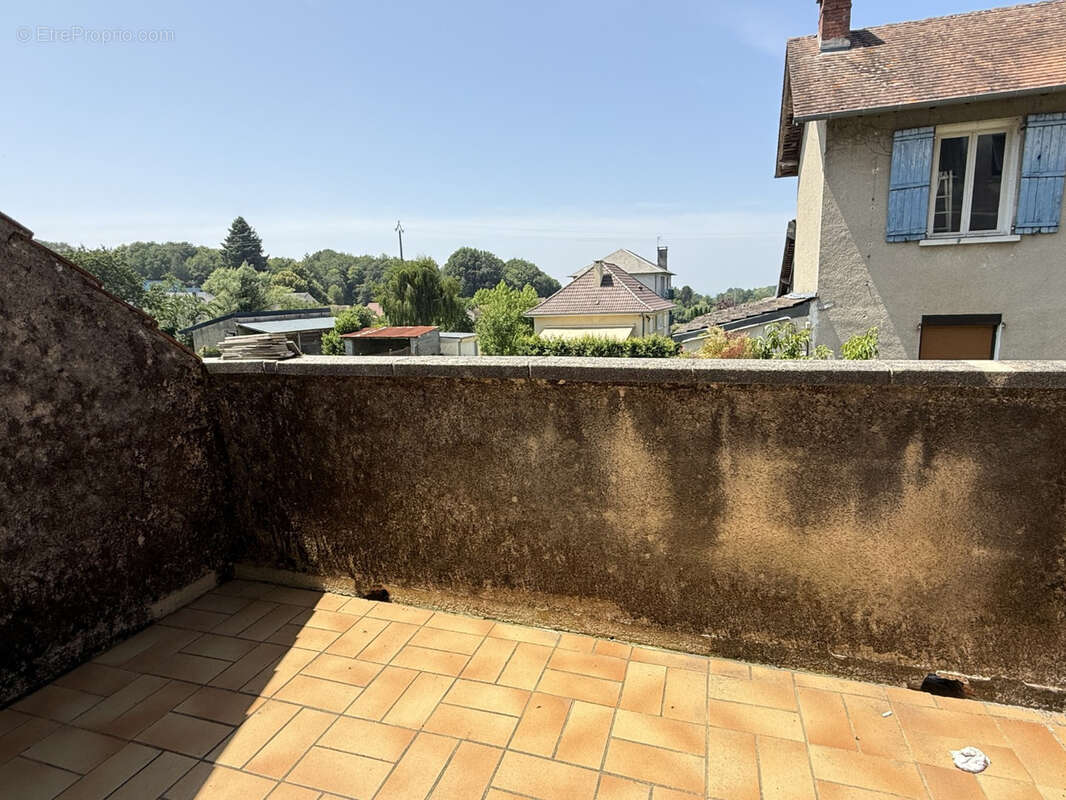 Appartement à ARNAC-POMPADOUR