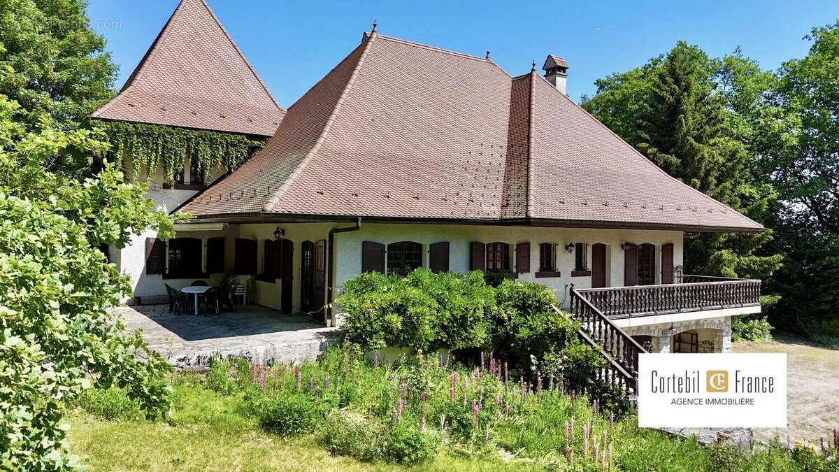 Maison à CRUSEILLES