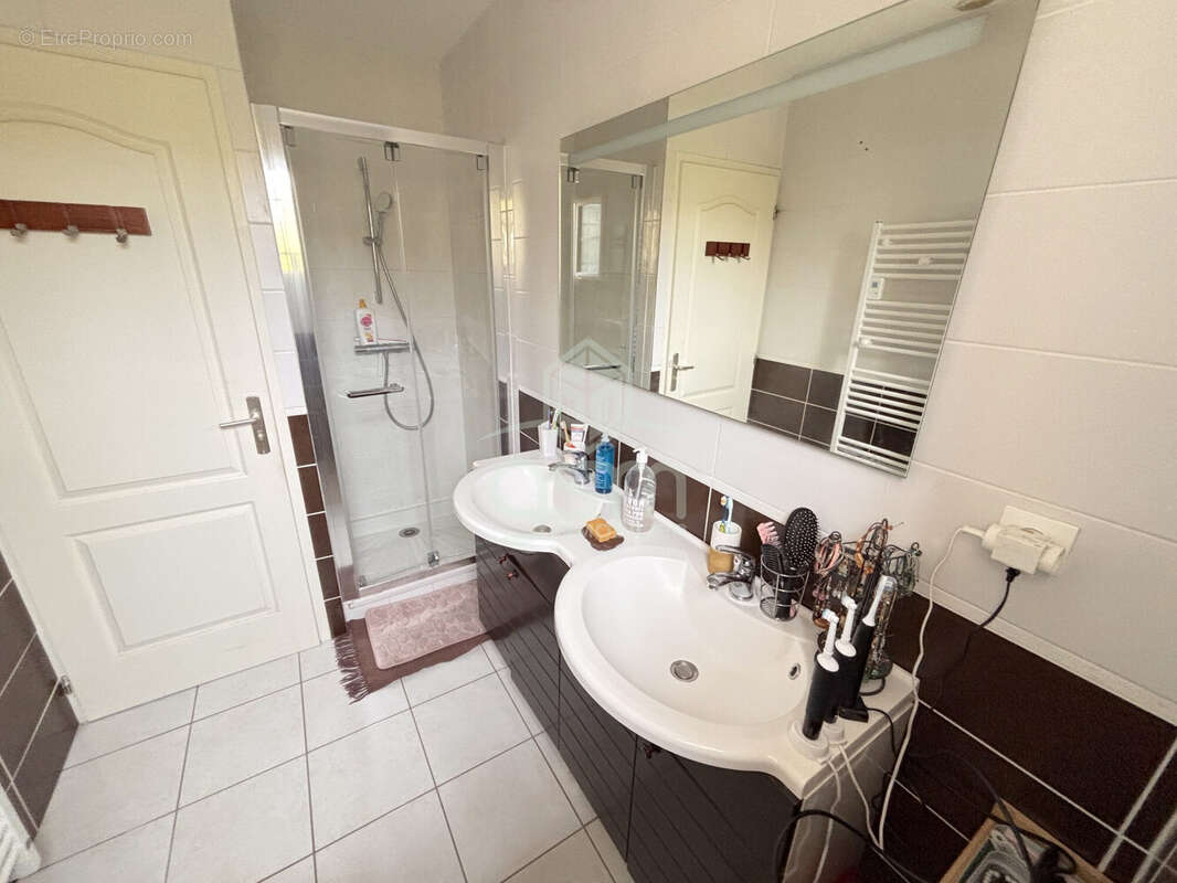 Maison à SAINTE-MAURE-DE-TOURAINE