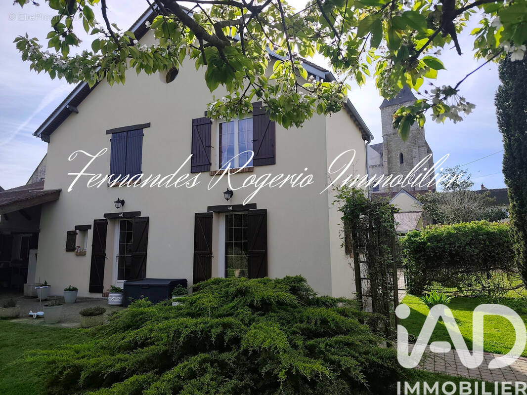 Photo 1 - Maison à BRIARRES-SUR-ESSONNE