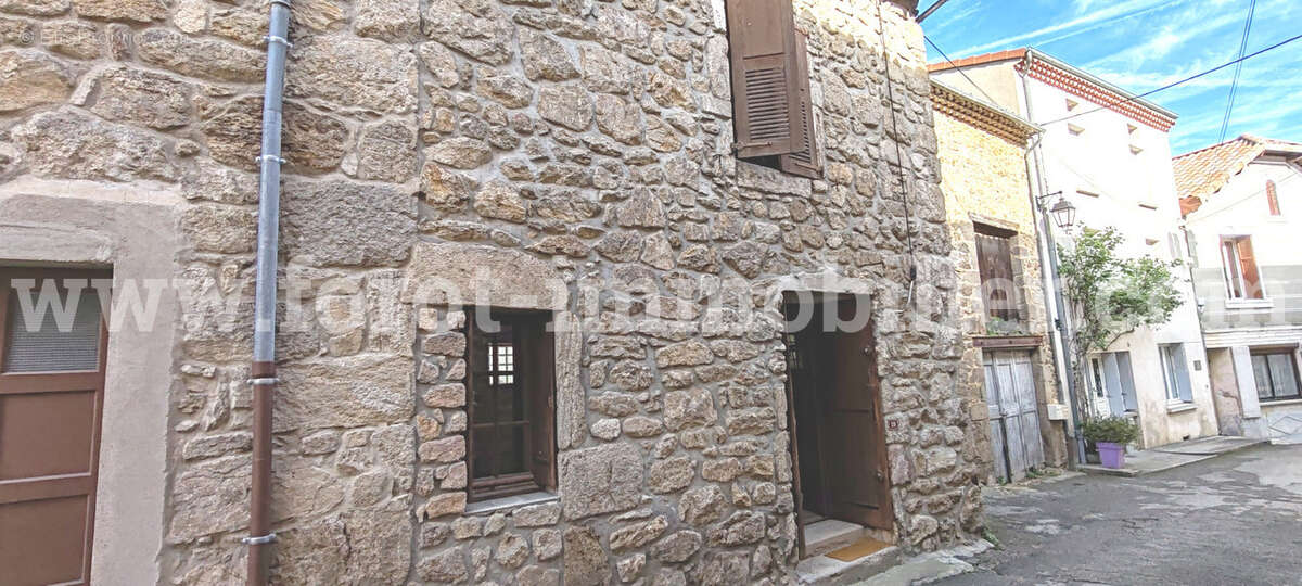 Maison à GILHOC-SUR-ORMEZE