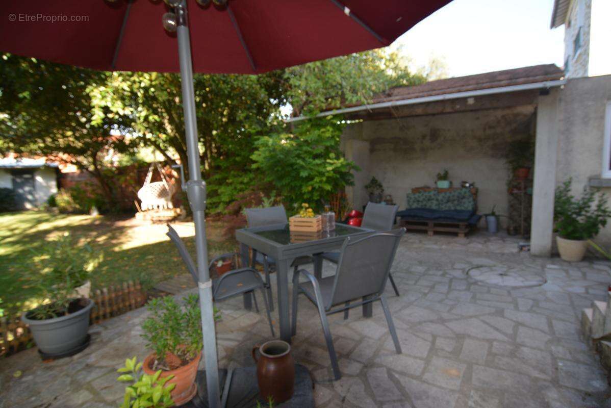 Maison à VILLENEUVE-LE-ROI