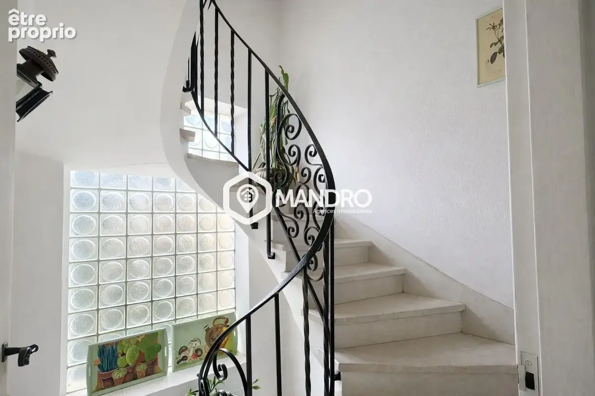 Maison 9 pièces 215 m² à vendre à Ille-Sur-Tet (66130) - photo 5