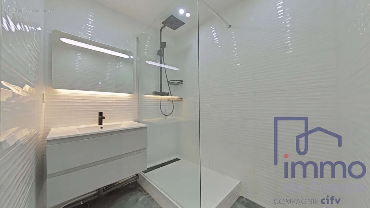 Appartement à SAINT-ETIENNE