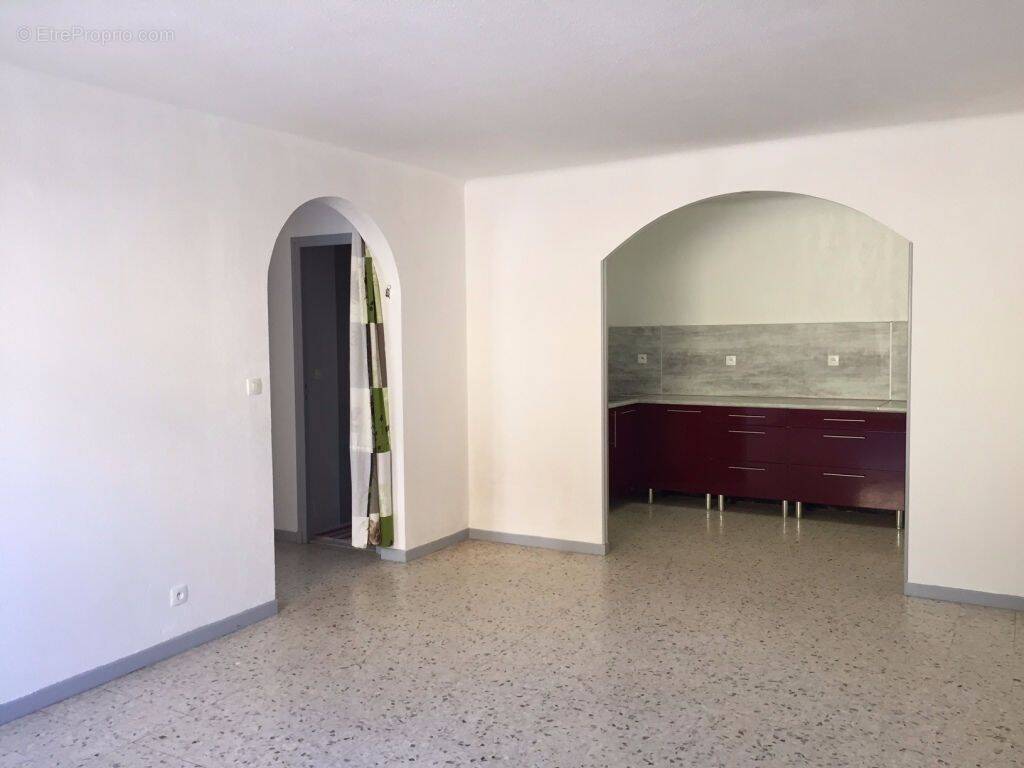 Appartement à MEZE