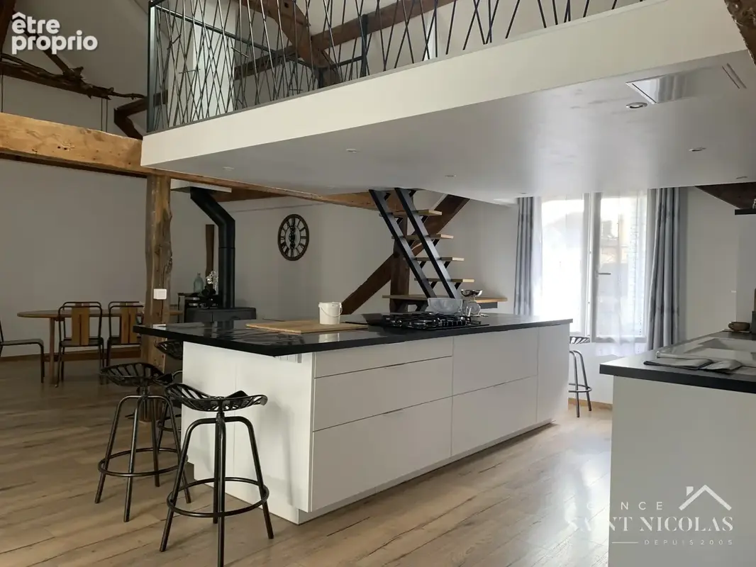 MEULAN CENTRE, maison de ville avec cour et garage, appartement type LOFT de 174 m2 et studio 40m2 - photo 2