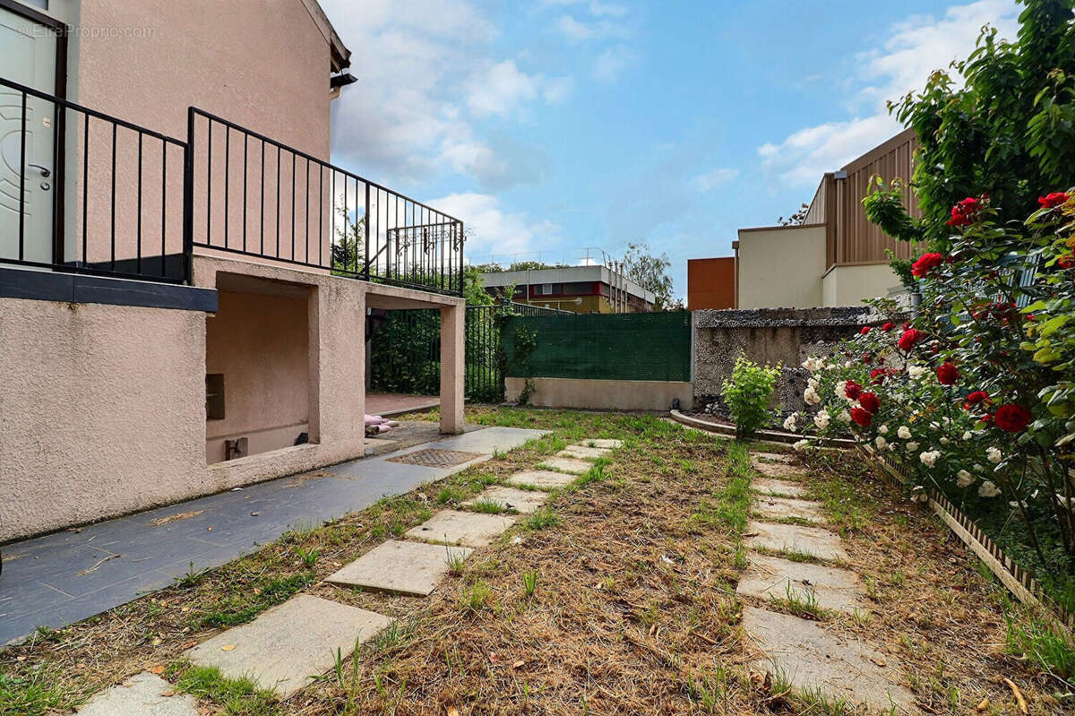 Maison à SAINT-GRATIEN