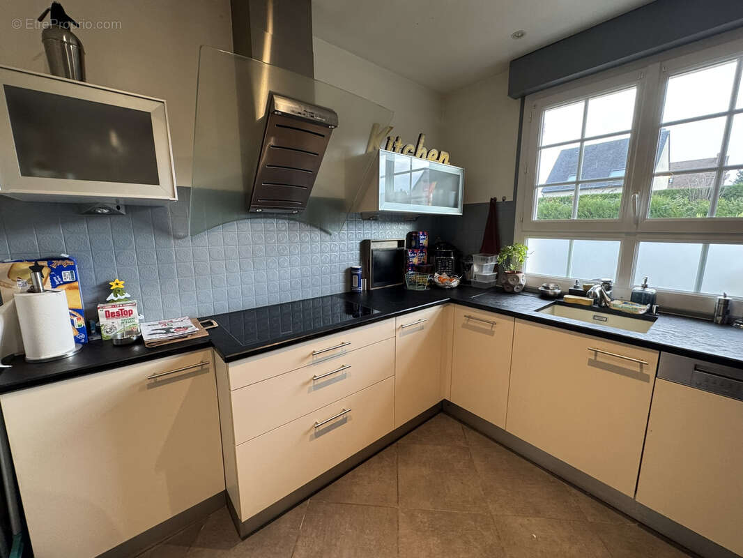 Maison à LA RIVIERE-SAINT-SAUVEUR