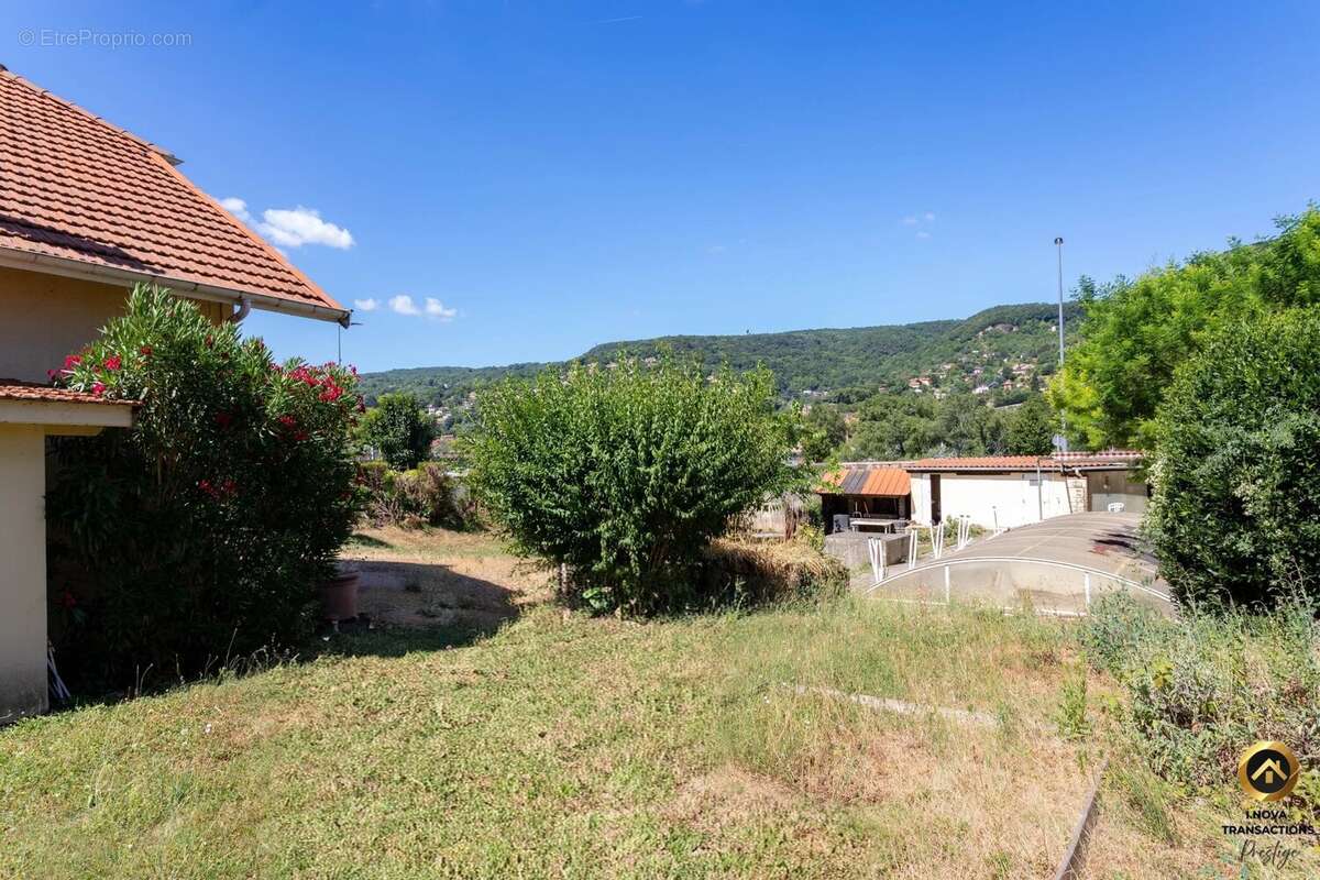 Maison 6 pièces de 150 m² en bord de Saône avec dépendance - photo 16