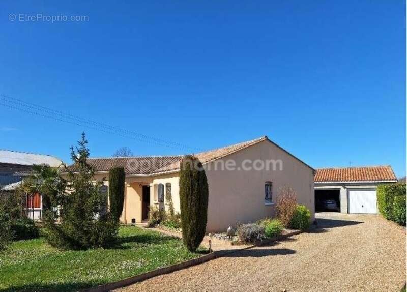 Maison à AGRIS