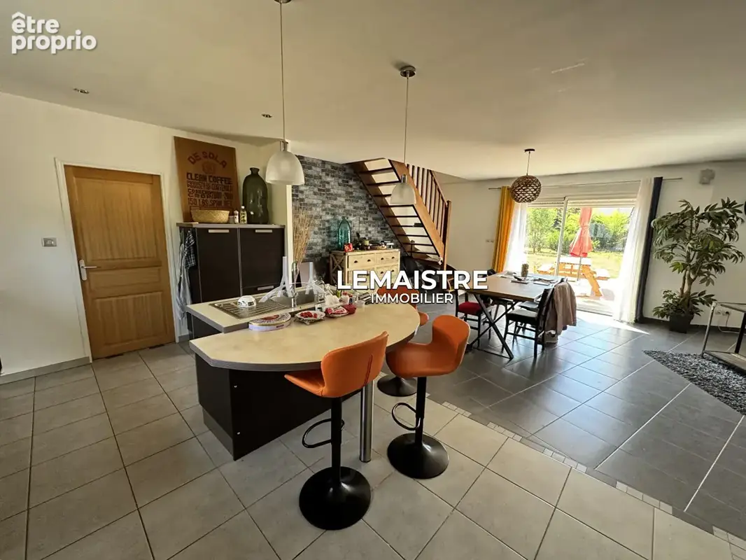 PROCHE GODERVILLE - Maison familiale 157 m² - Plain-pied - 4 garages - Terrain 2 000 m² - photo 4