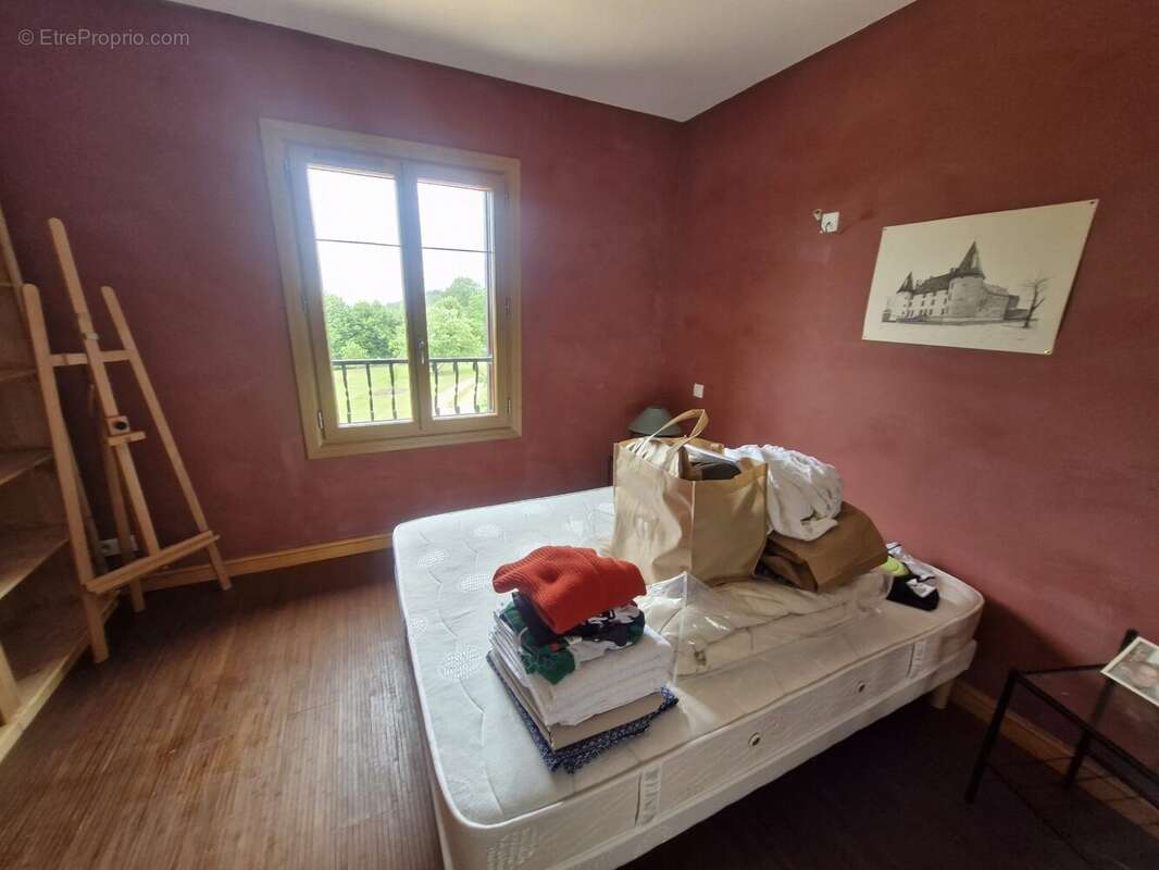 Maison à AUZELLES