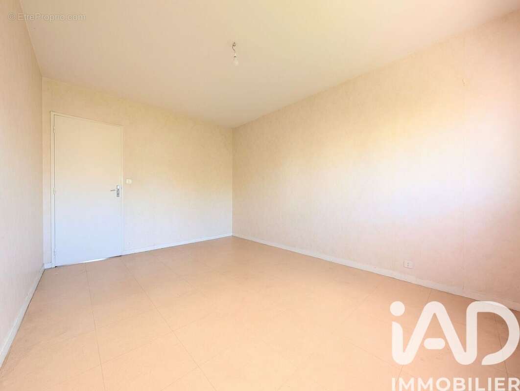 Appartement 71 m² à Gueret  - photo 7
