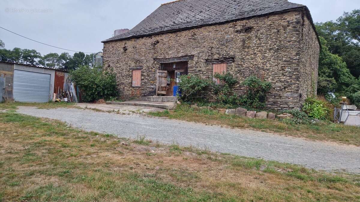 Maison 160 m² à Monteneuf  - photo 8