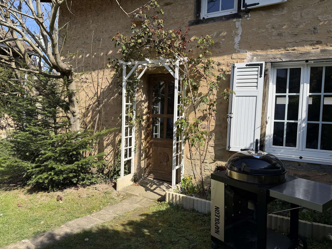 Maison à NANTIAT