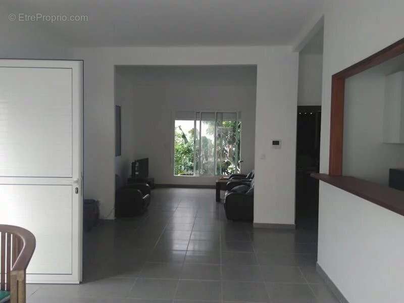 Maison spacieuse de 160 m² à Fort-de-France - photo 3