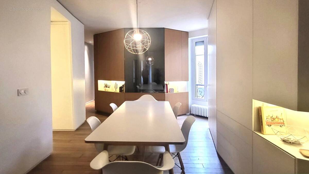 Appartement à PARIS-15E