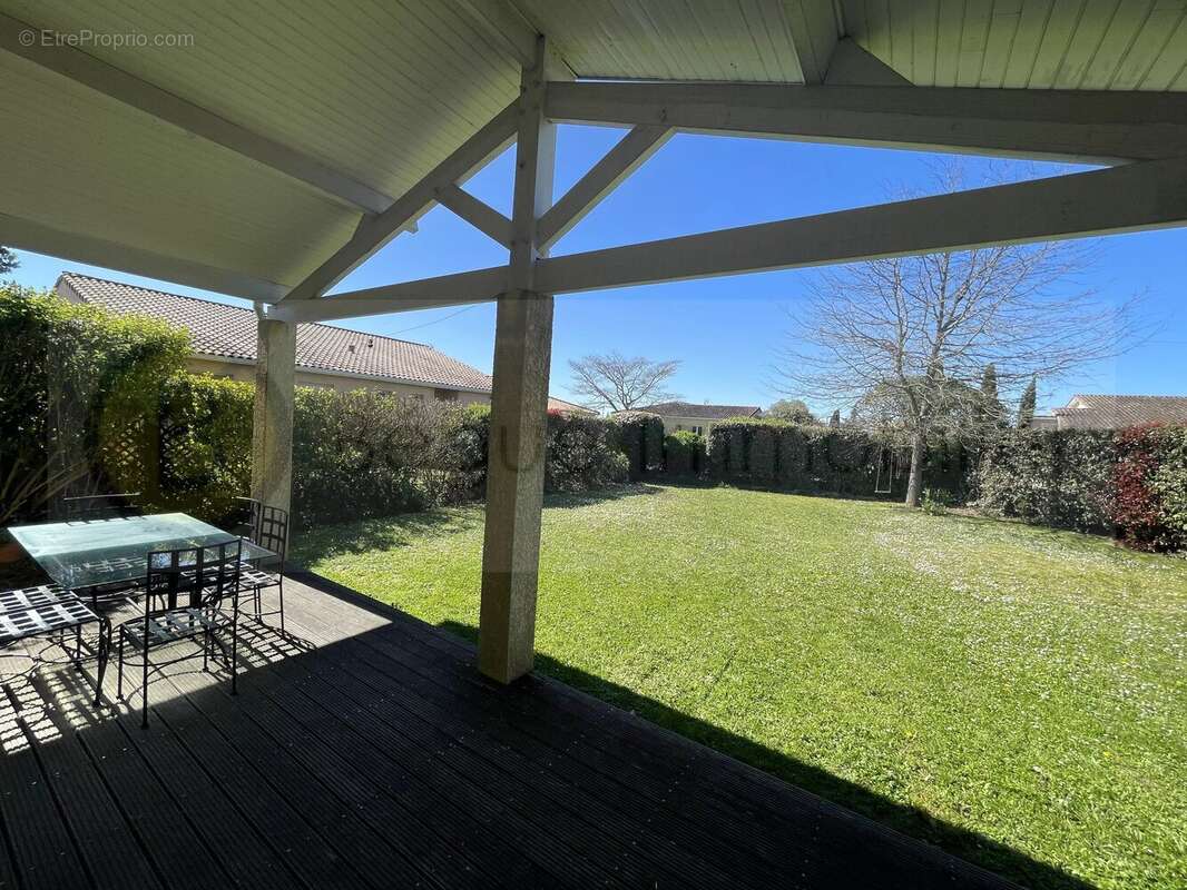 Maison à MONDONVILLE