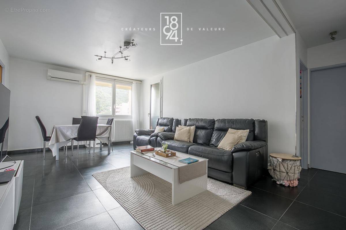 Appartement à MARSEILLE-11E