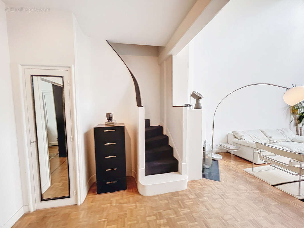Appartement à PARIS-14E