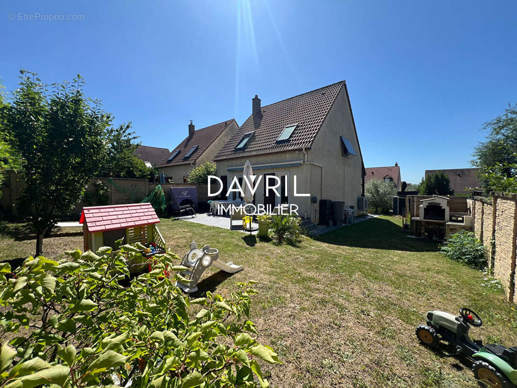 Maison à CHANTELOUP-LES-VIGNES