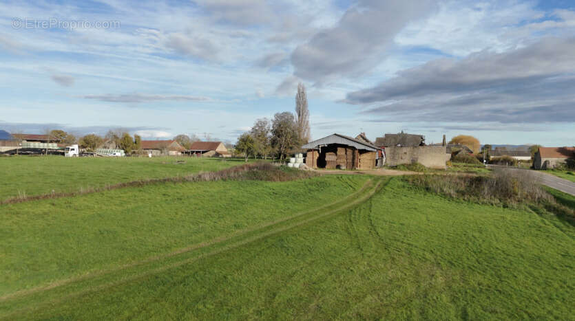 Maison à ALLUY