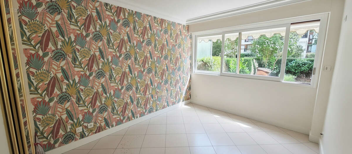 PARLY 2, bel appartement de 4 pièces avec jardin (160 m2), cave et box - photo 13