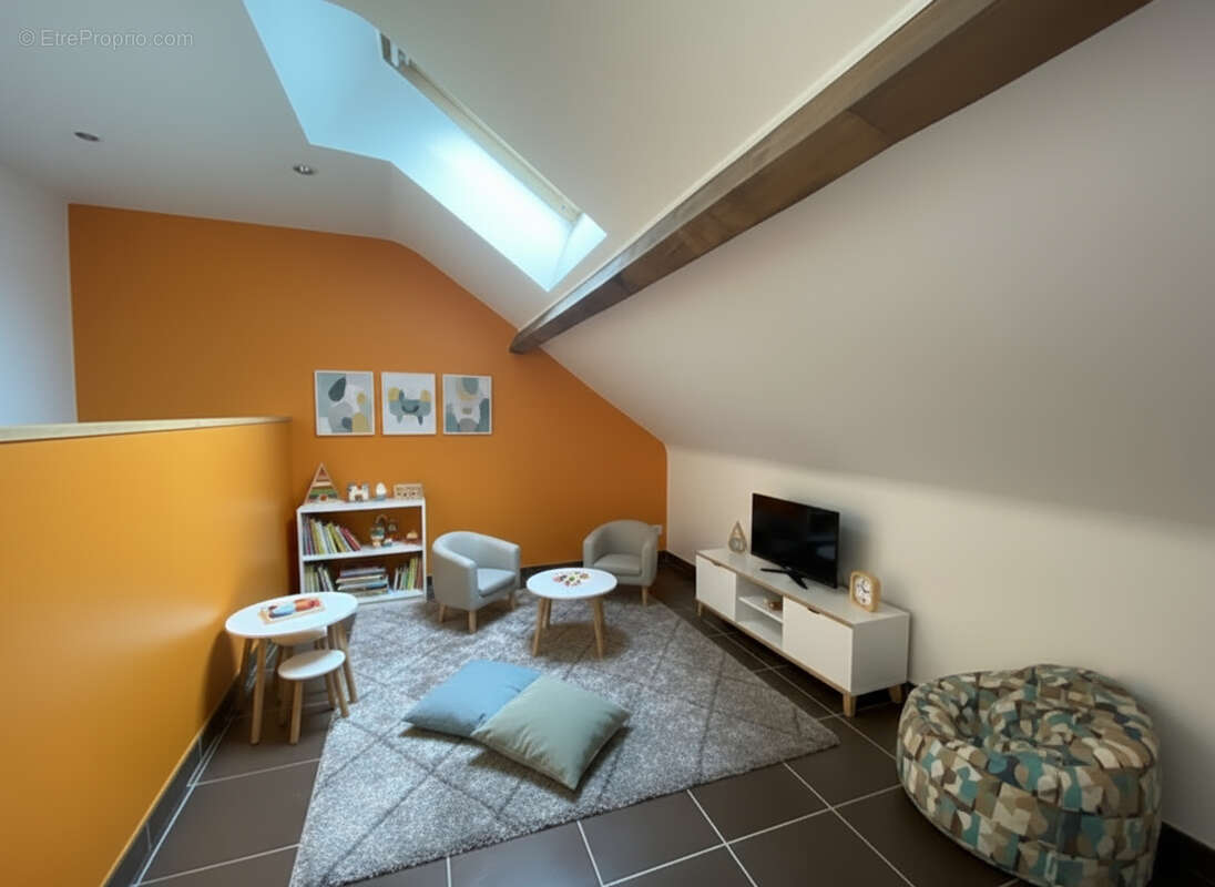 Maison à VERRIERES-LE-BUISSON