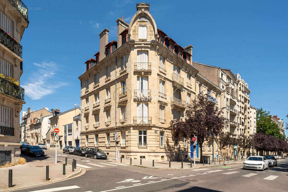 Appartement bourgeois de caractère - 148 m² - 4 chambres - photo 11