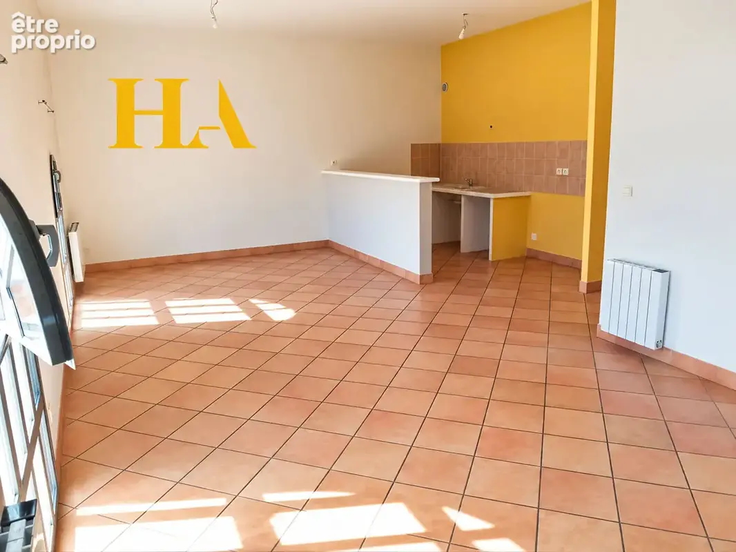 À VENDRE, Laroque (34) T3 79,87 m² face à la rivière . Locataire en place - photo 2