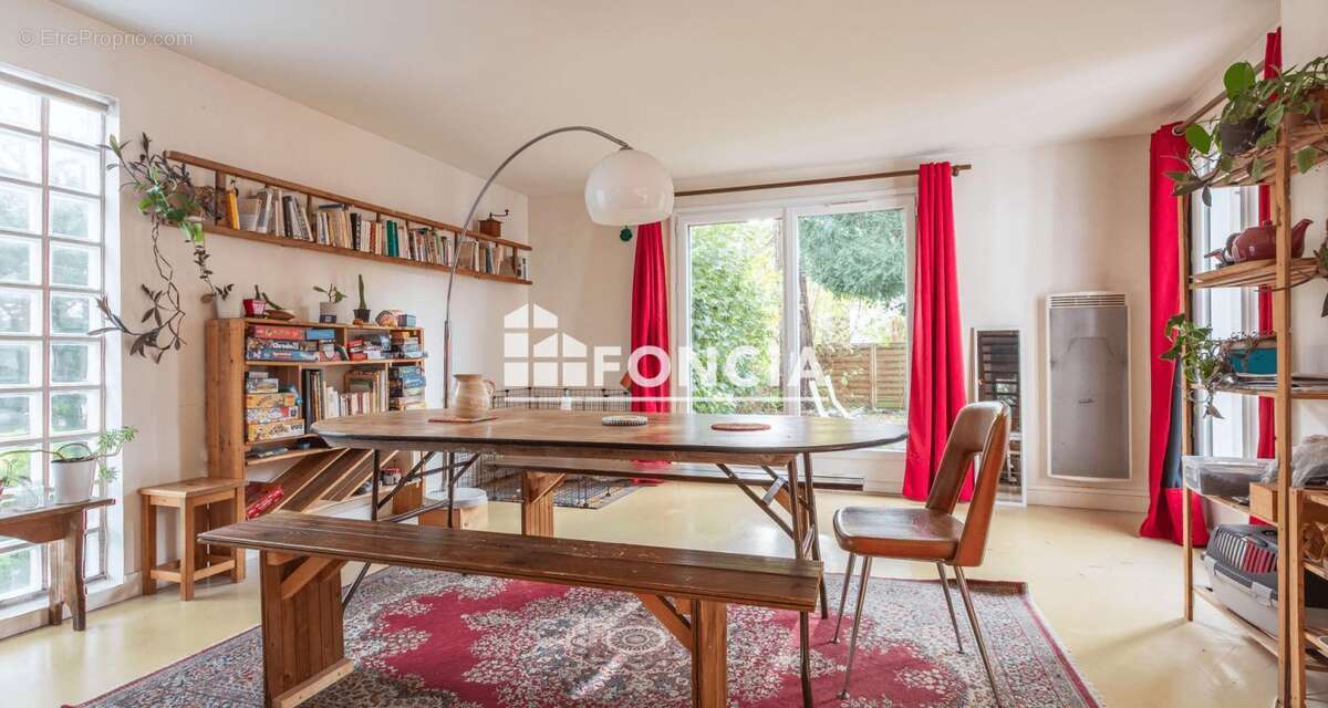 Maison à L&#039;HAY-LES-ROSES