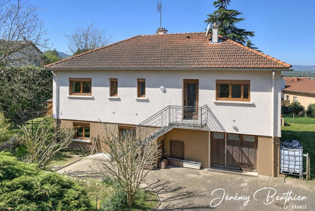 Maison à GENAY