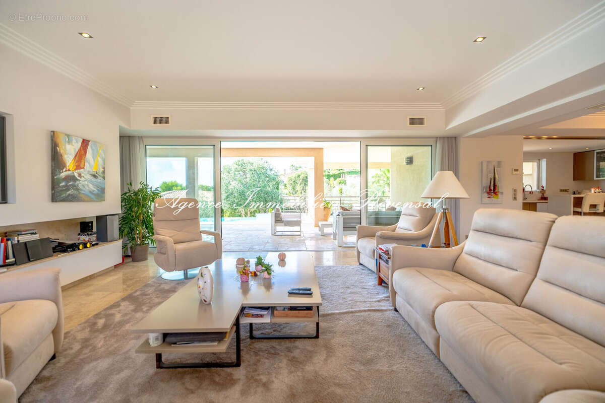 Maison 540 m² à Sainte-Maxime  - photo 8