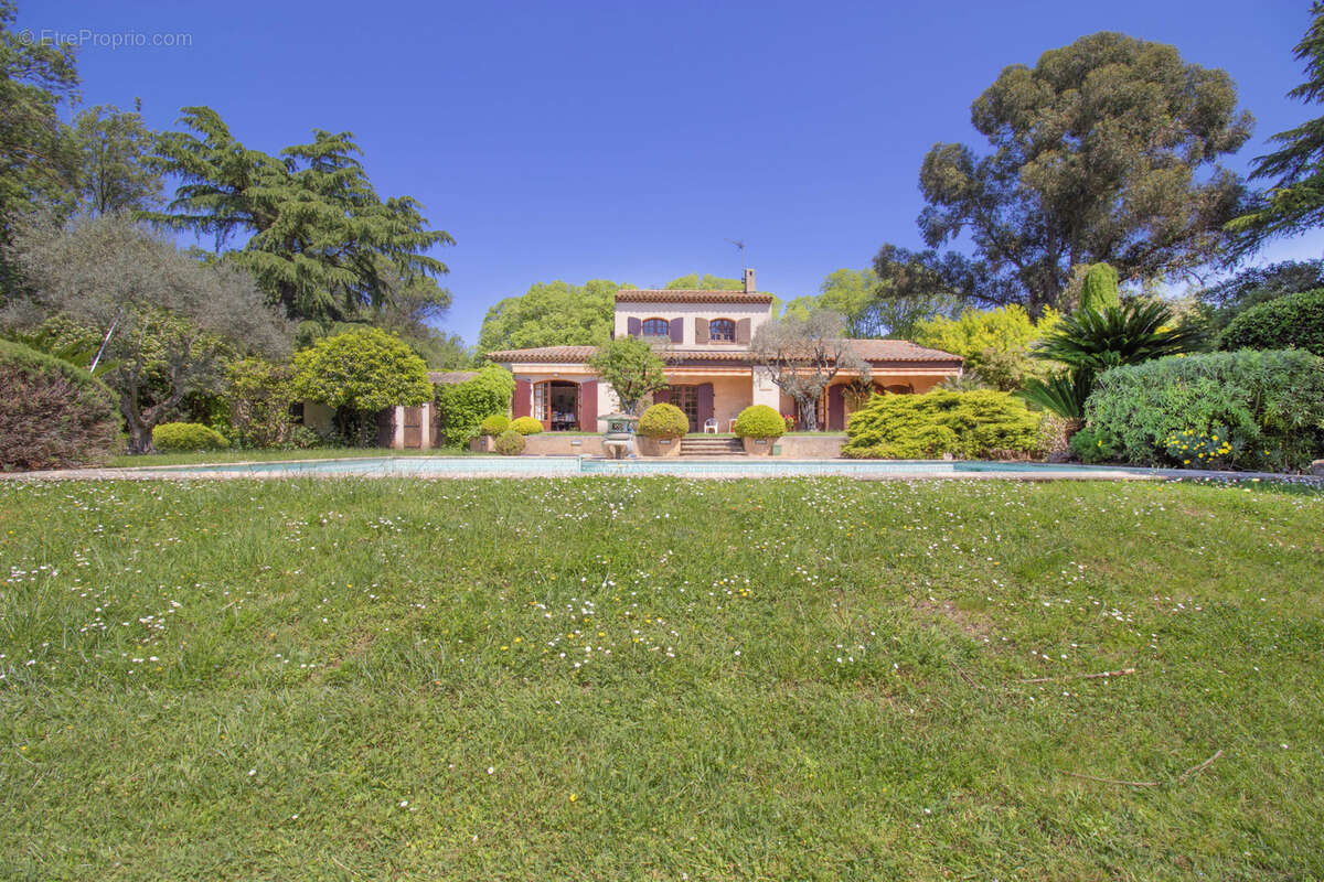 Maison à HYERES