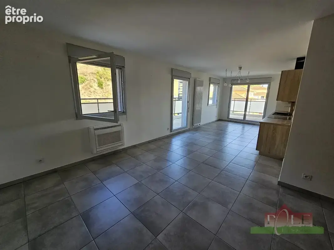 PONT-EVEQUE, Appartement 2018, T4 de 87m² avec garage. - photo 9