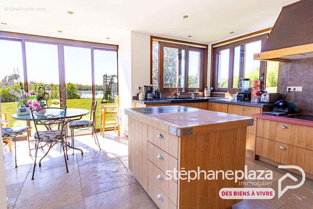 Maison à VERSAILLEUX