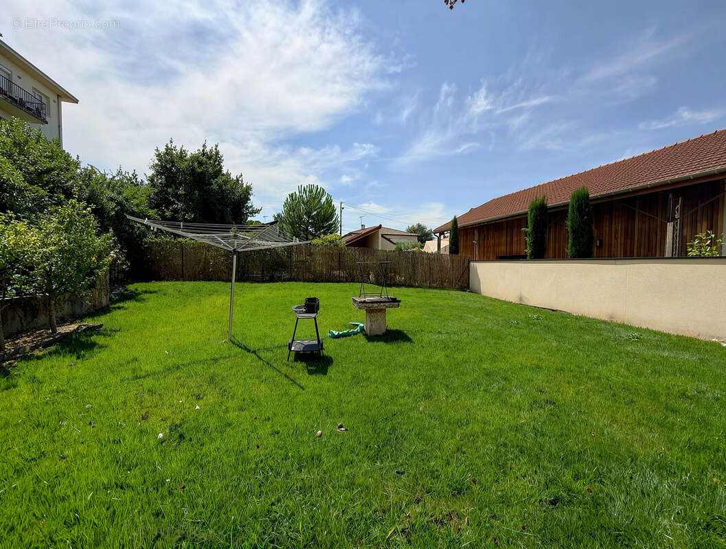 Maison Soyaux 8 pièce(s) 155 m2 - photo 2