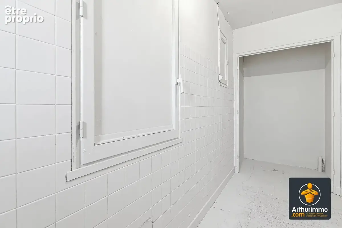 Maison 180 m² – 5 chambres – terrain plat de 3 020 m² – 143 m² de garages - photo 14