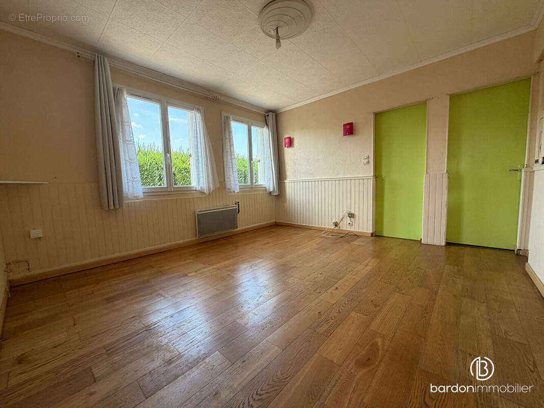 Maison 4 pièces - 55 m² - centre bourg St-Étienne de Mer-Morte - photo 4