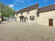 Maison à SAINT-VICTOR-DE-BUTHON