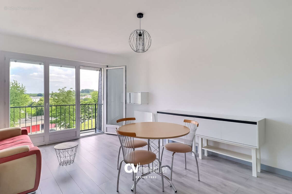 Appartement de type F1 avec balcon - photo 2