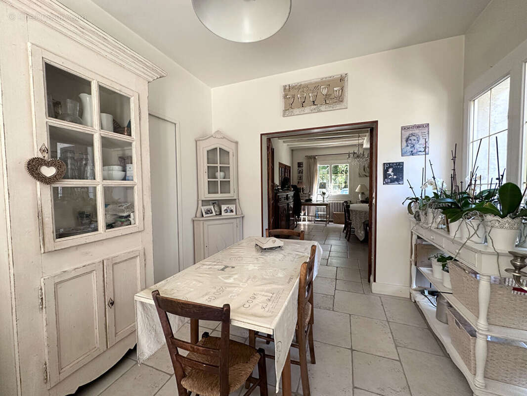 Maison 180m² à noisy-sur-école - photo 4